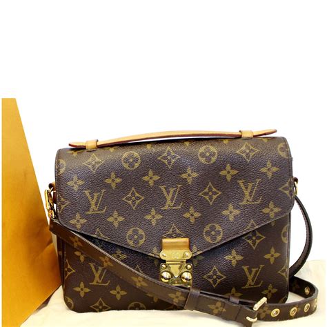 Louis Vuitton pochette crossbody bag